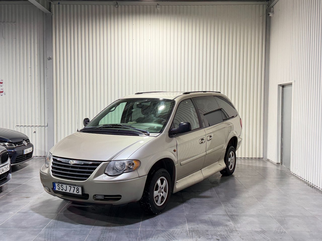 Chrysler Town & Country LWB 3...
