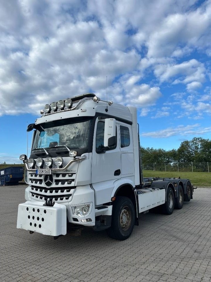 Mercedes-Benz Arocs 8x4-4 Plo...