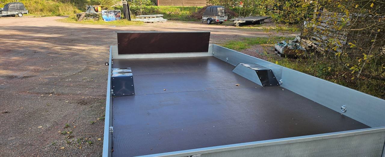 Arcas STORA flaksläp med blad...