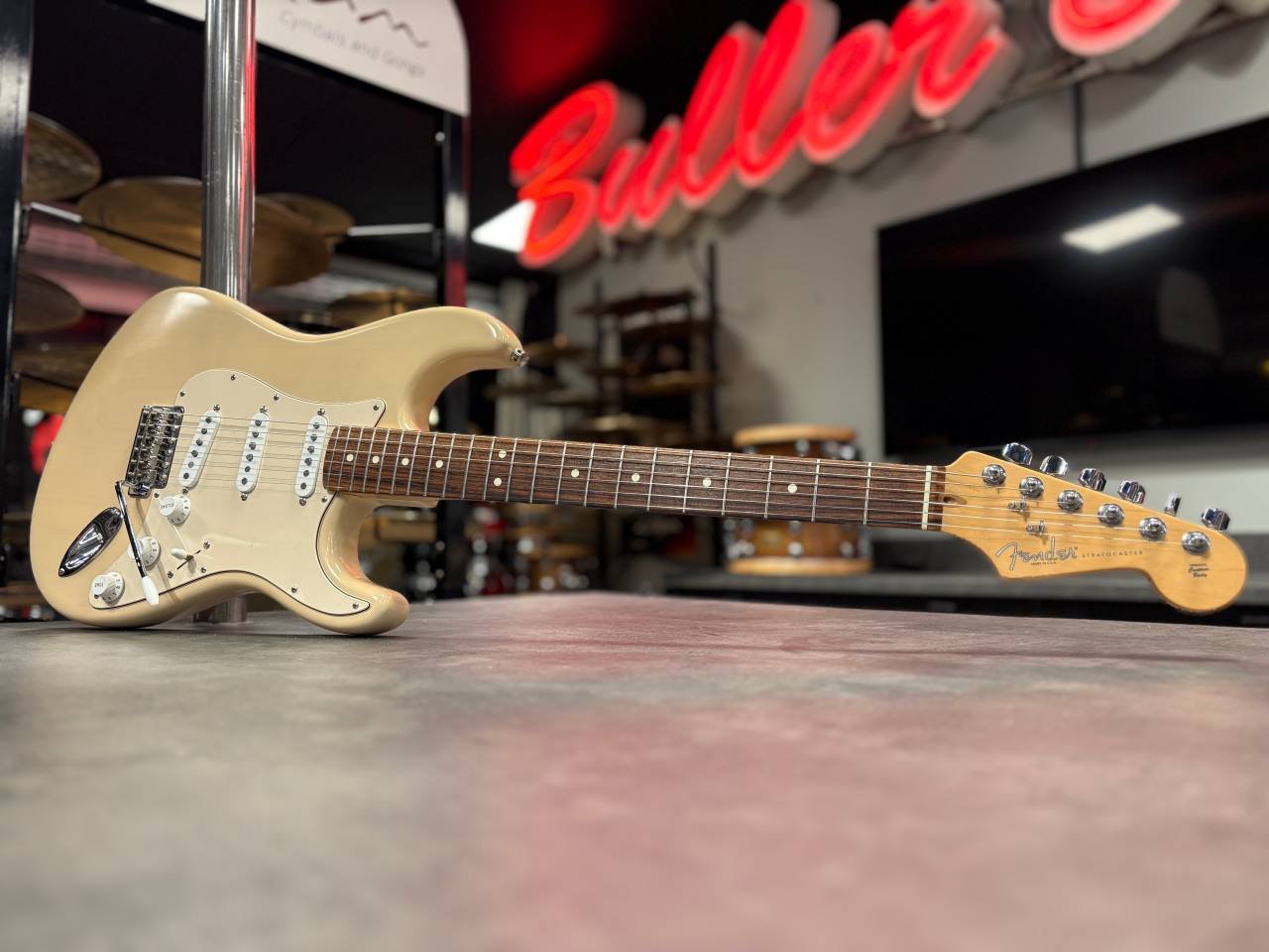 Fender Highway One Stratocast...