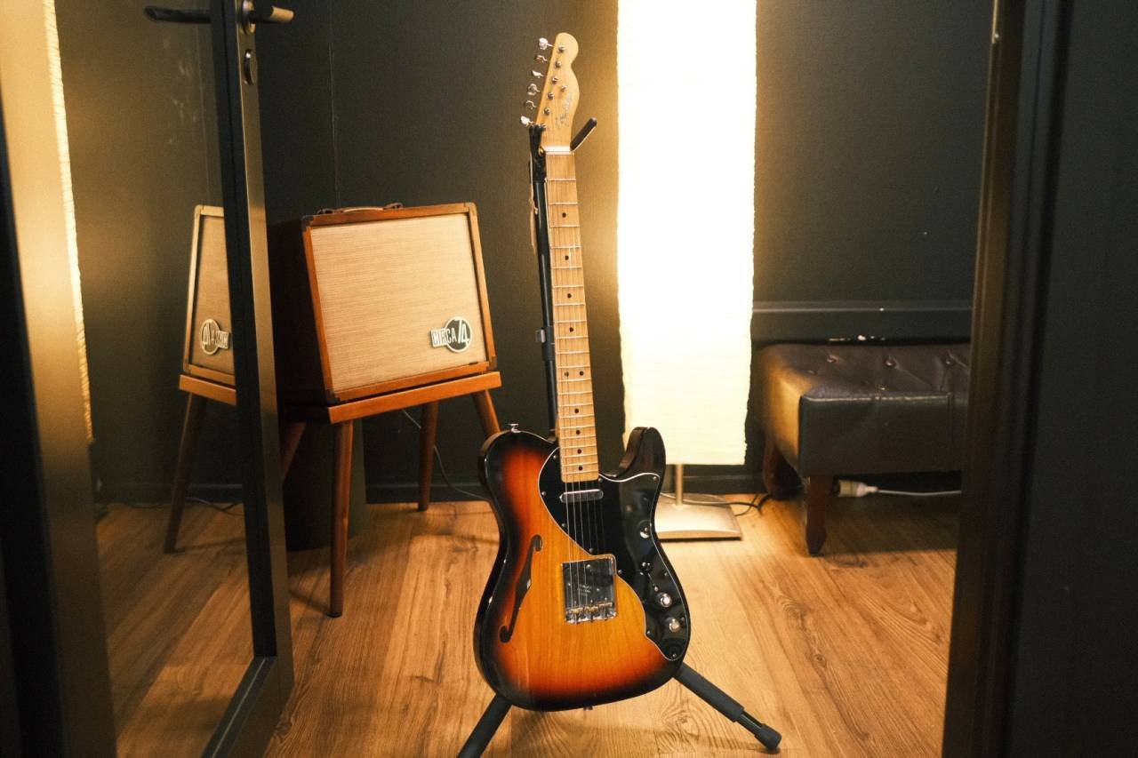 Beg. Fender CS Nocaster Thinl...