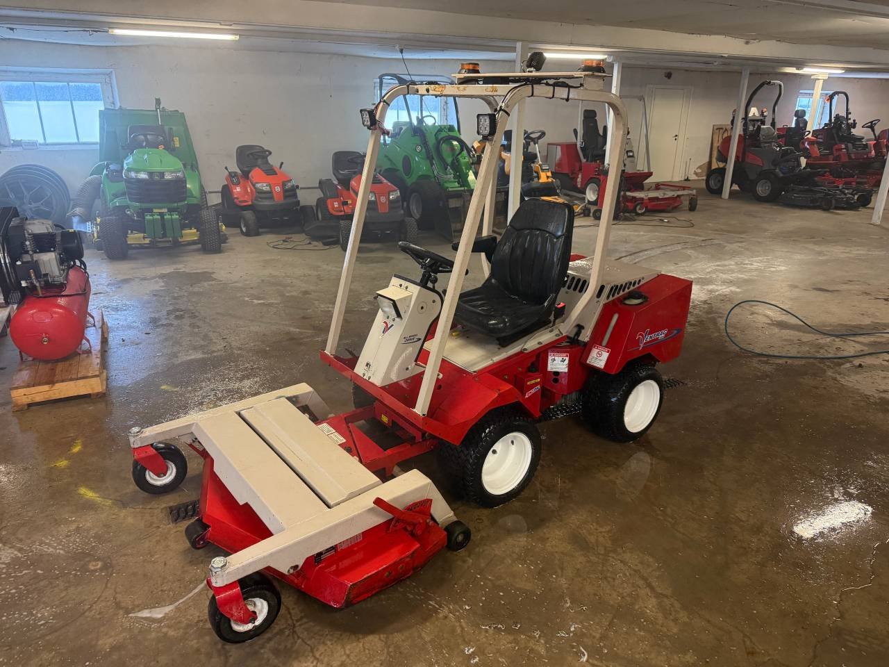 Ventrac 3000 4WD Midjestyrd Å...