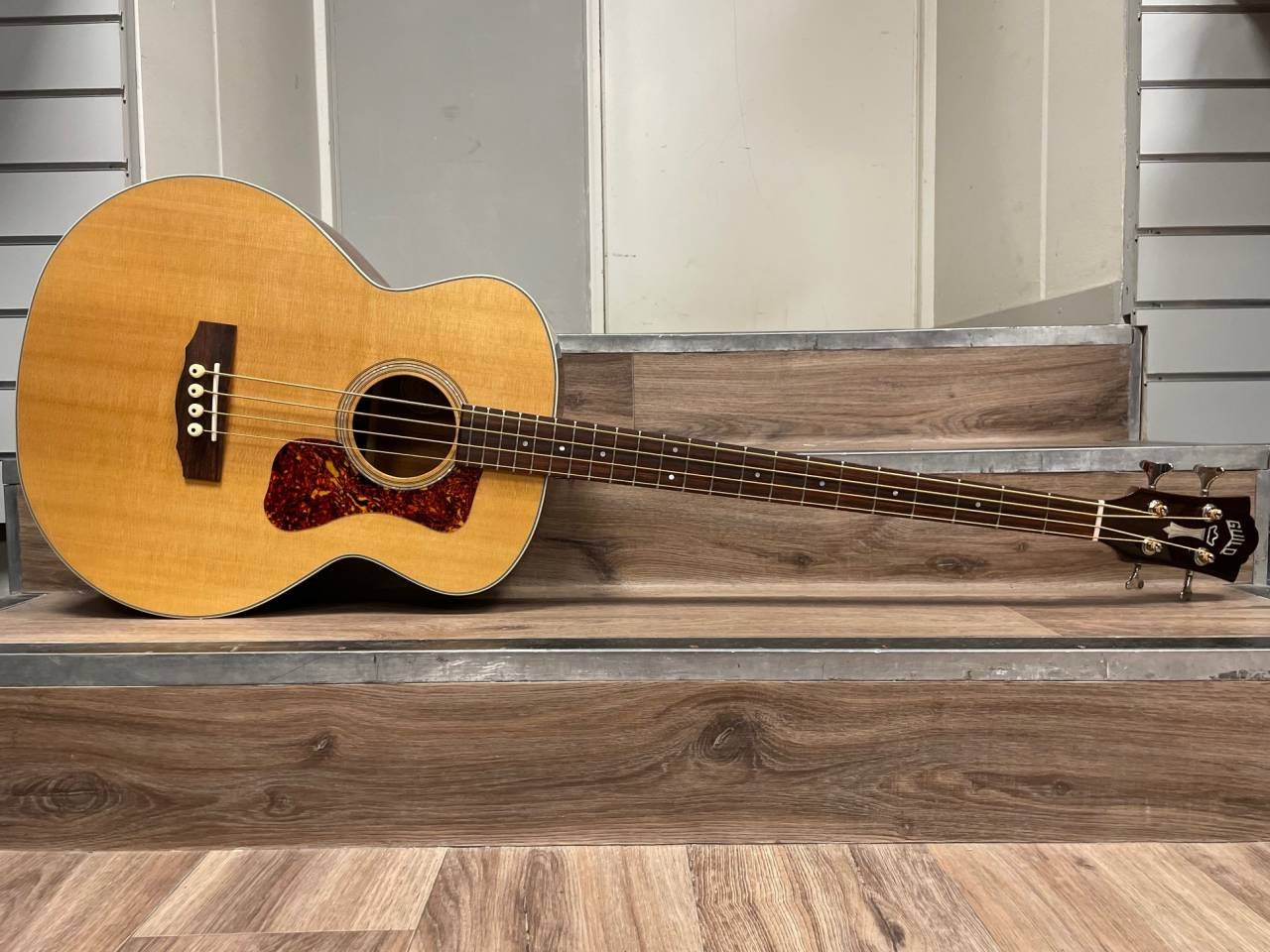 Guild B-140E Natural