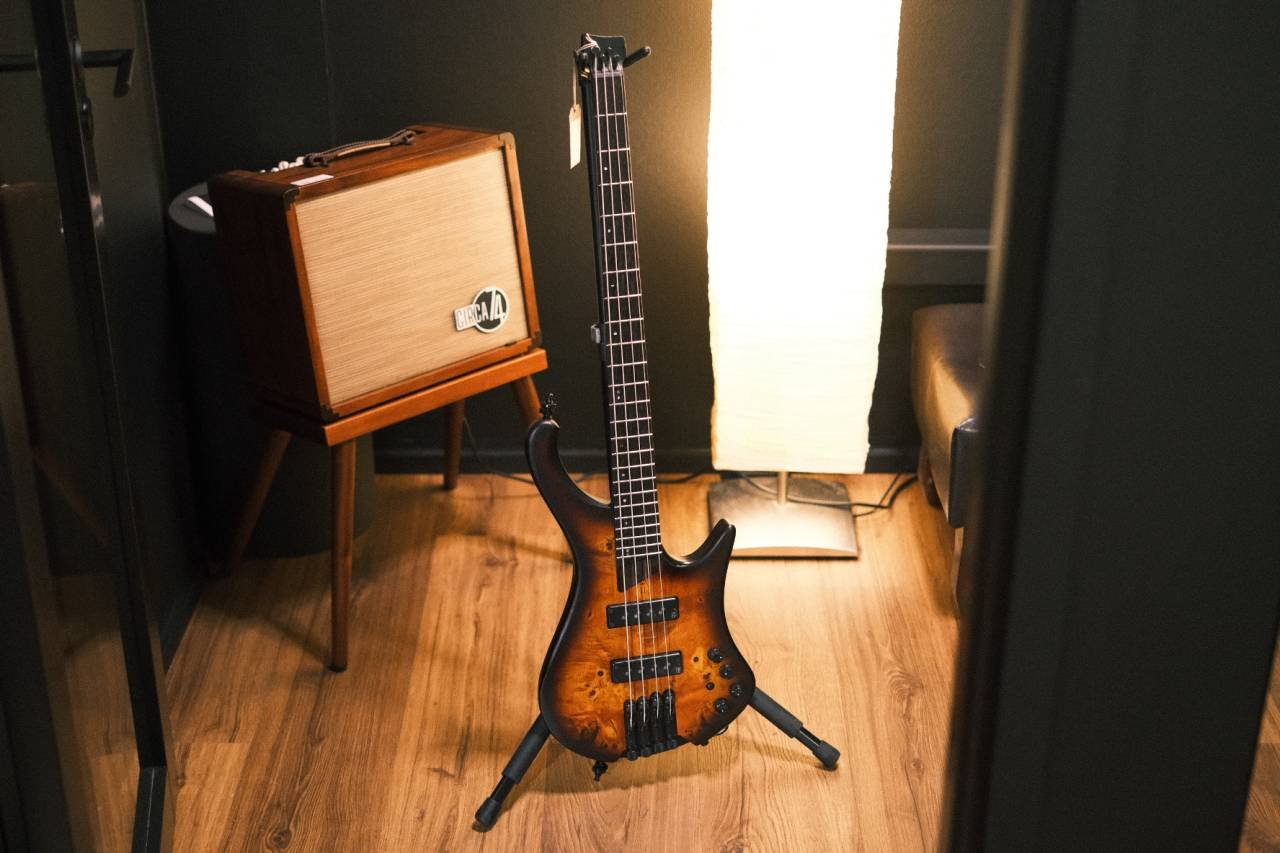 Beg. Ibanez EHB1500 - Musikbö...