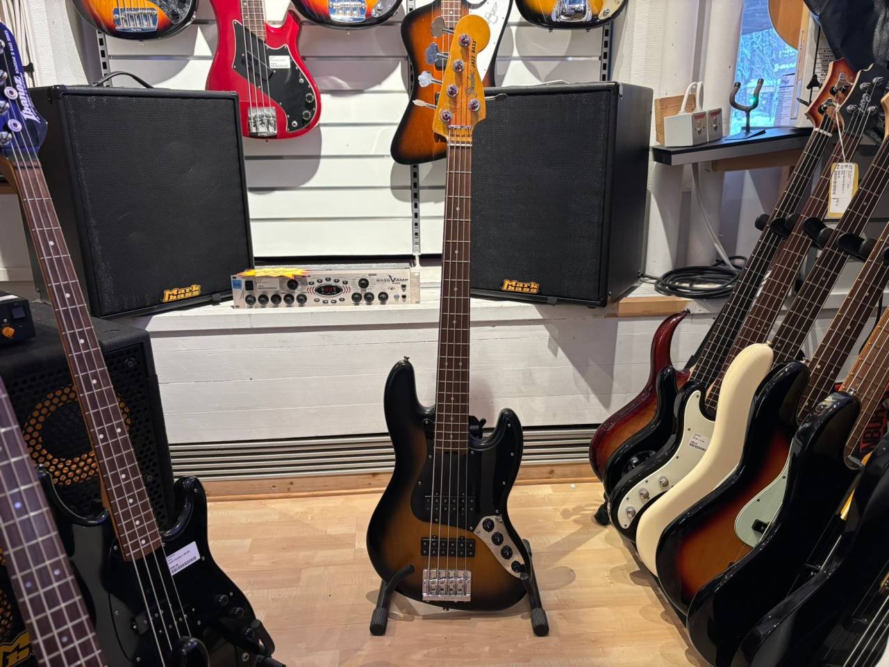 Fender Modern Player Jazz Bas...