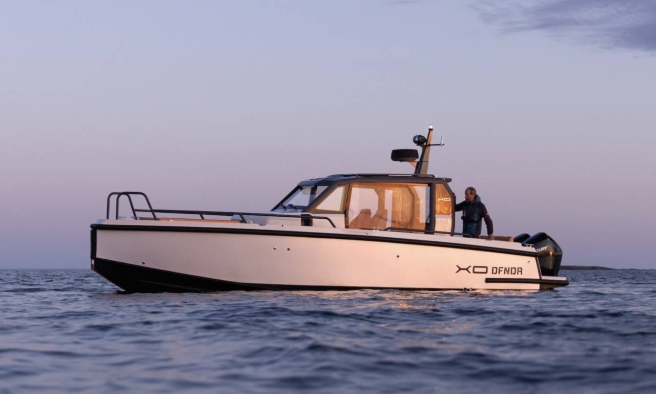 XO DFNDR 9 / 2xYamaha 225 hk ...