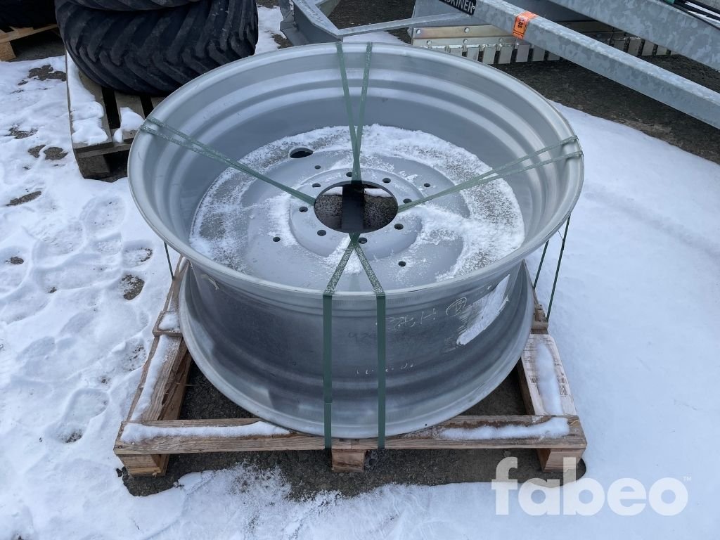 Ny fälg till Massey Ferguson ...