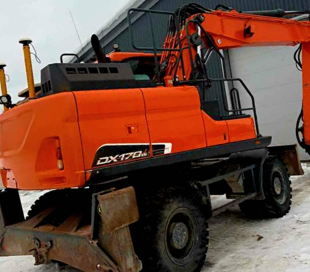 Doosan DX 170 W -16 / Nyservad