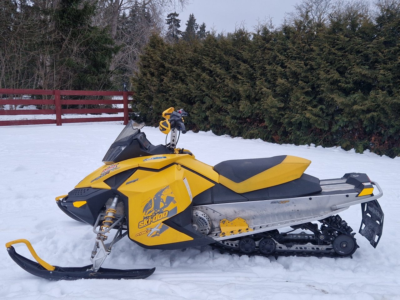 Ski-Doo MXZ 800 x - Nyrenover...