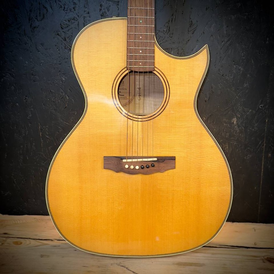 Guild Willy Porter signature