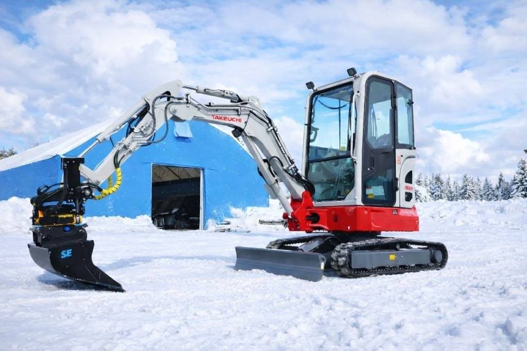 Takeuchi TB325R
