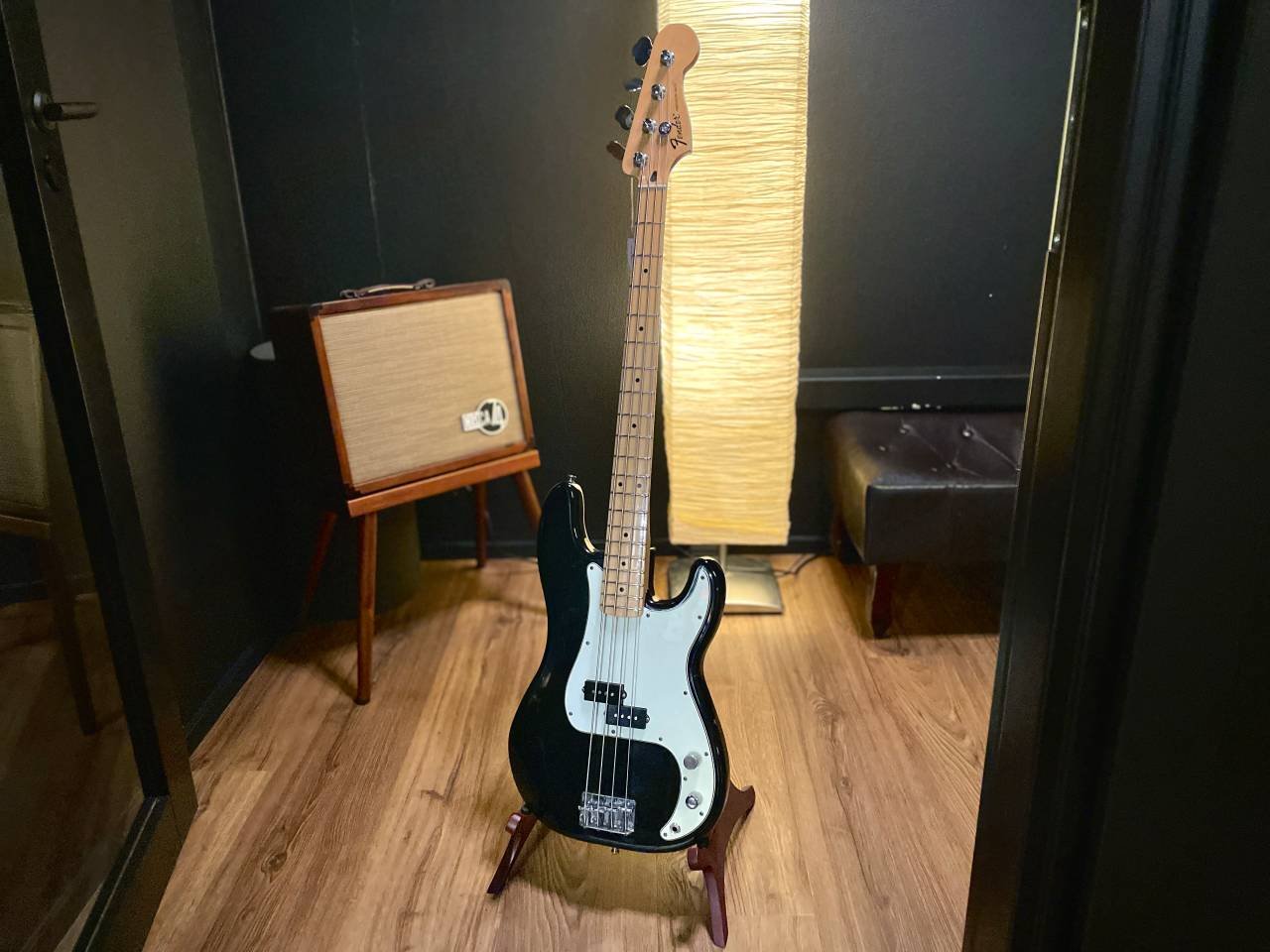 Beg. Fender Precision Bass MX...