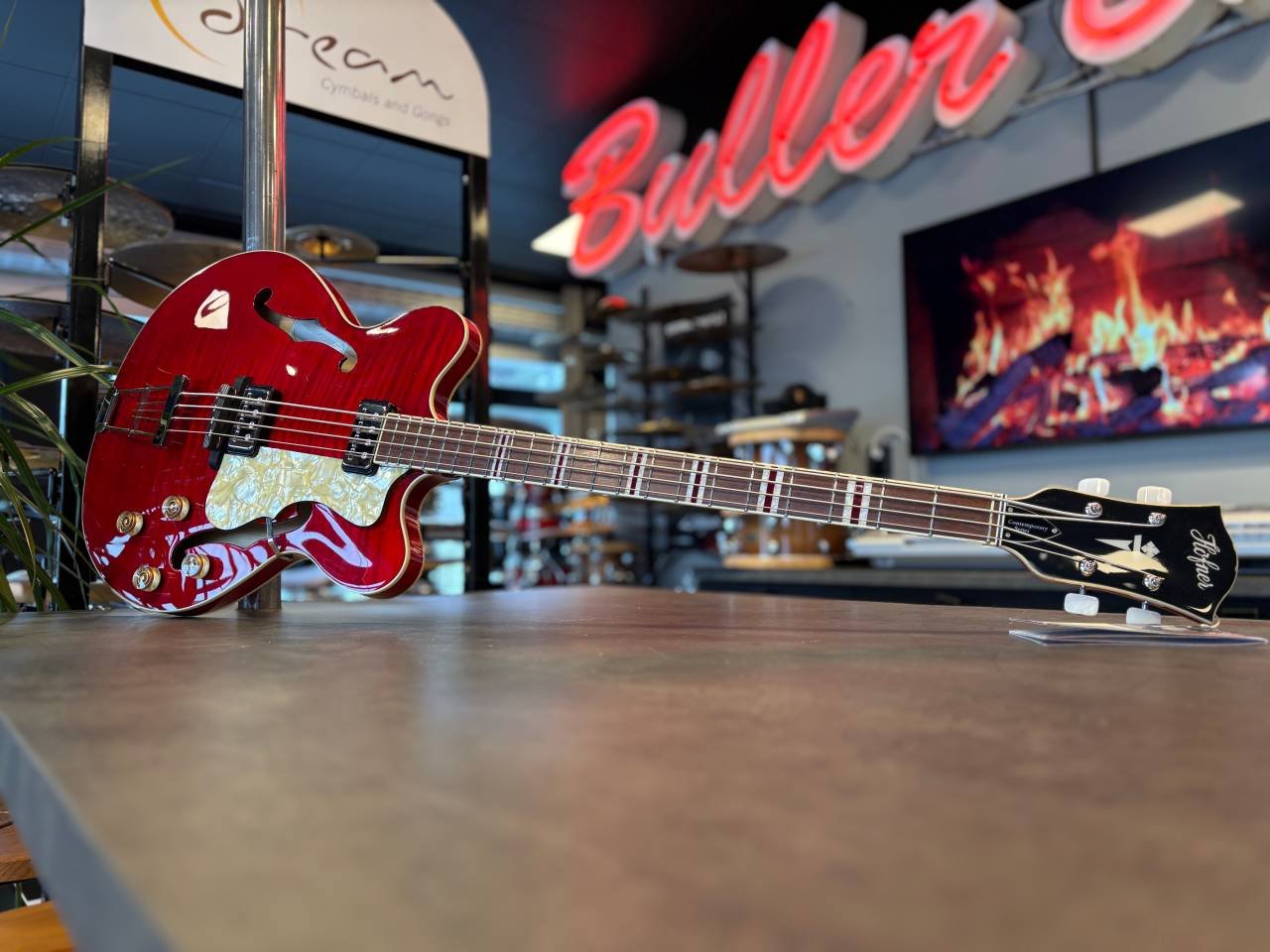 Höfner Contemporary Verythin ...