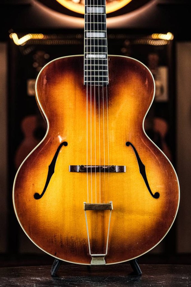 1935 Gibson L-5 16-Inch refin...