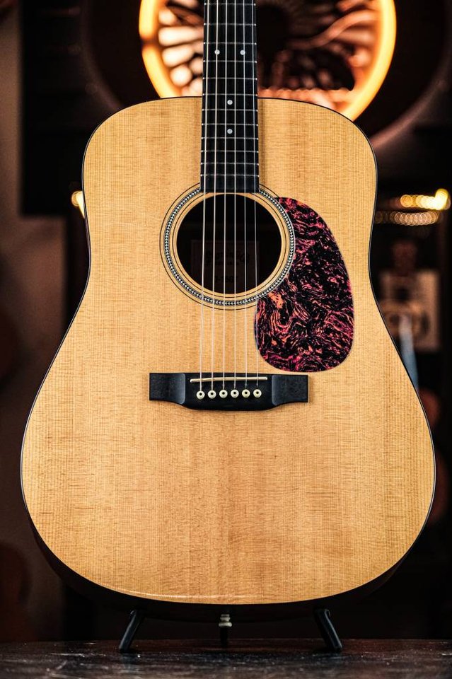 2009 Martin D-16GT natural