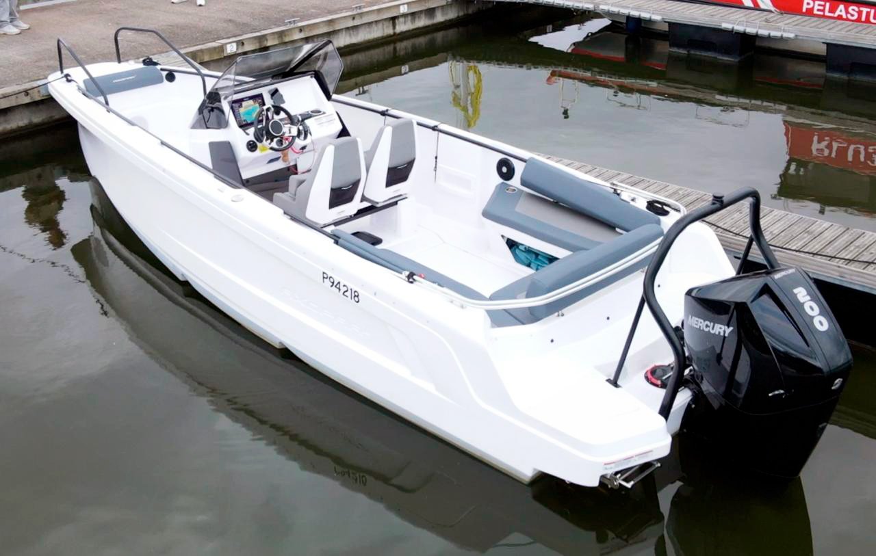 Axopar 22 Spyder / Mercury V6...