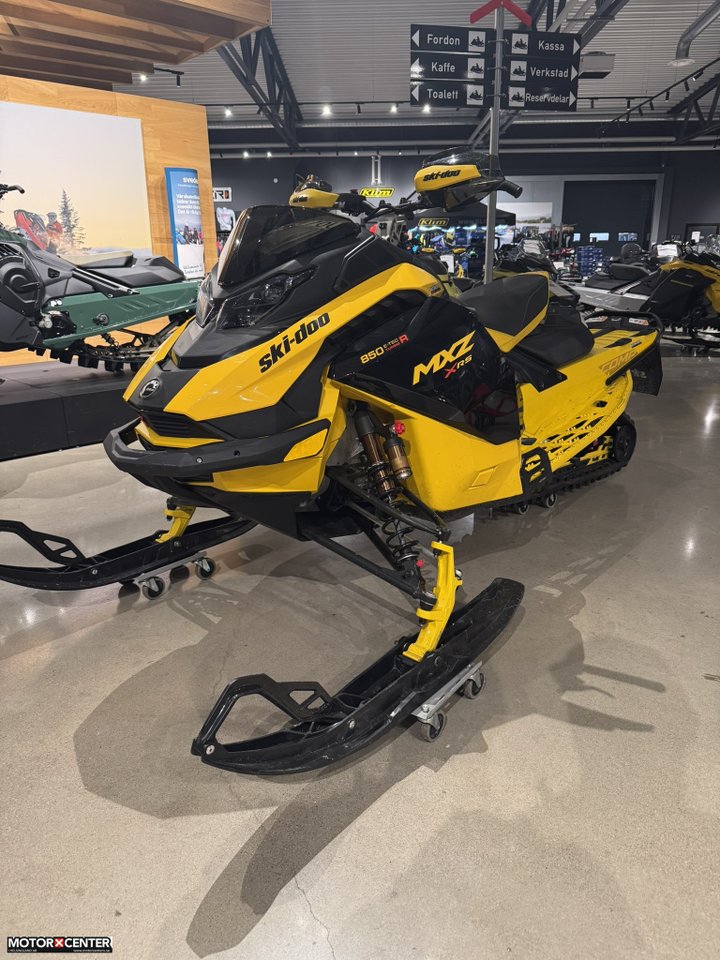 Ski-Doo MXZ XRS COMP 850 E-TE...