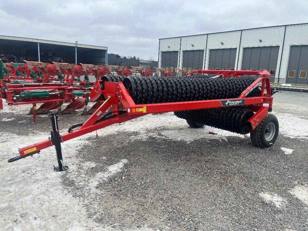 Kverneland Actiroll 830