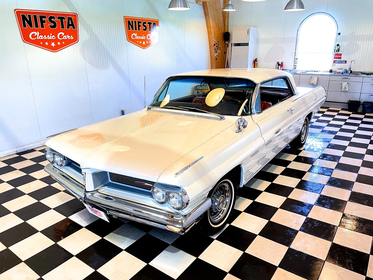 Pontiac Grand Prix K Ö P E S