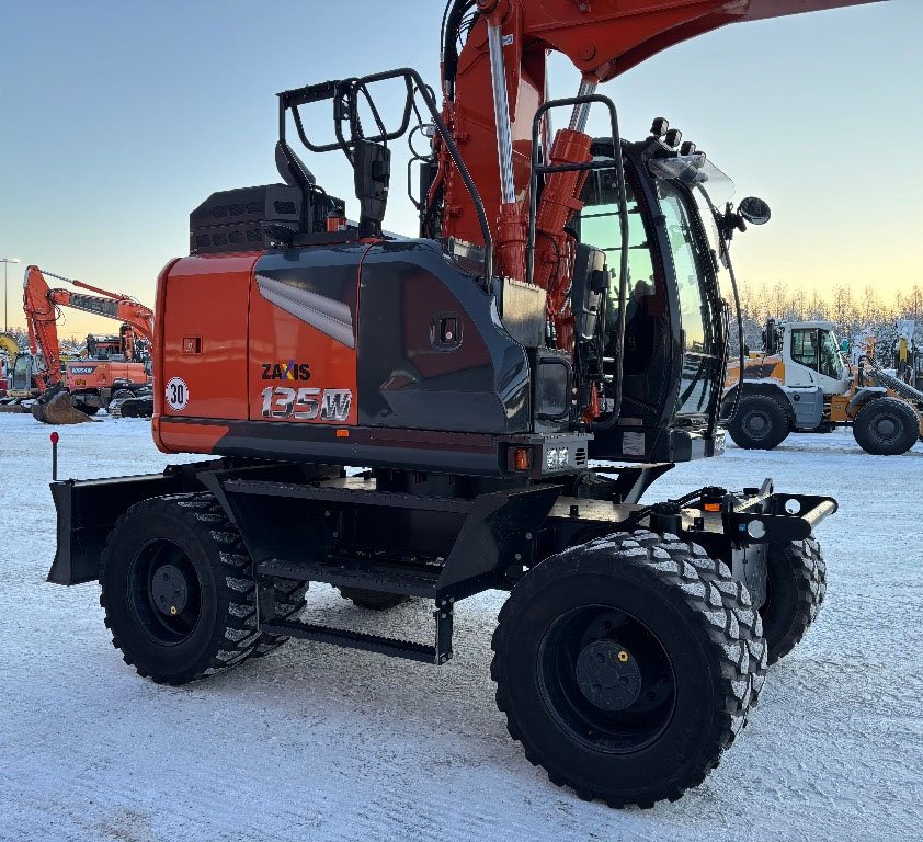 Hitachi ZX135W -2023
