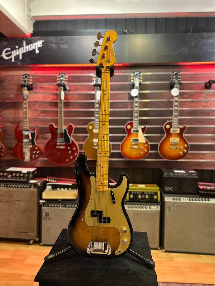 Fender AVRI 57´ P-Bas 2007 in...