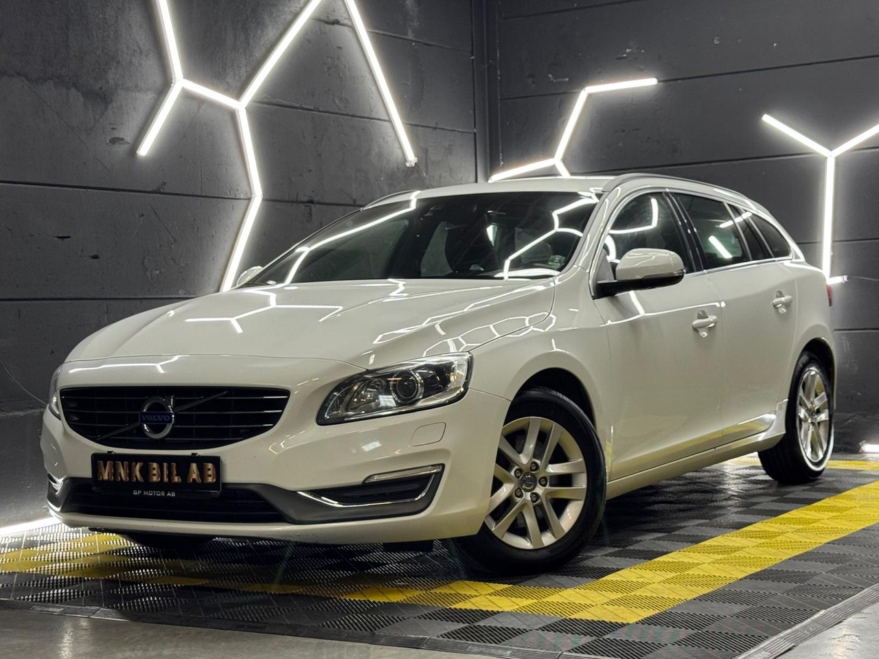 Volvo V60 D4 AWD Geartronic M...