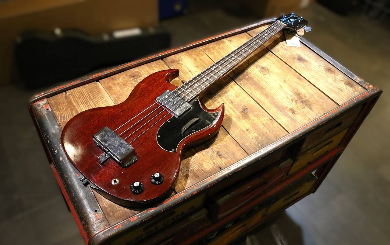 Gibson EB-0 bass från 1969 me...
