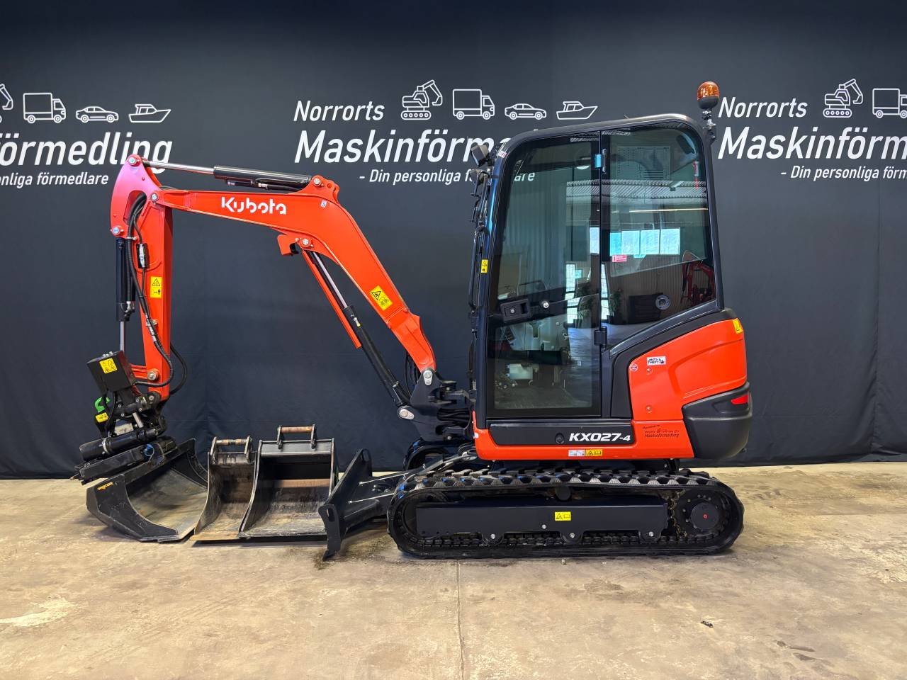Kubota KX 027-4 - LÅGA TIMMAR...