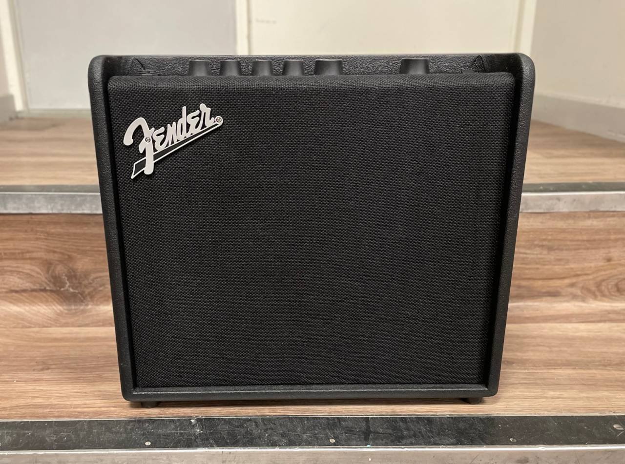 Fender Mustang LT25
