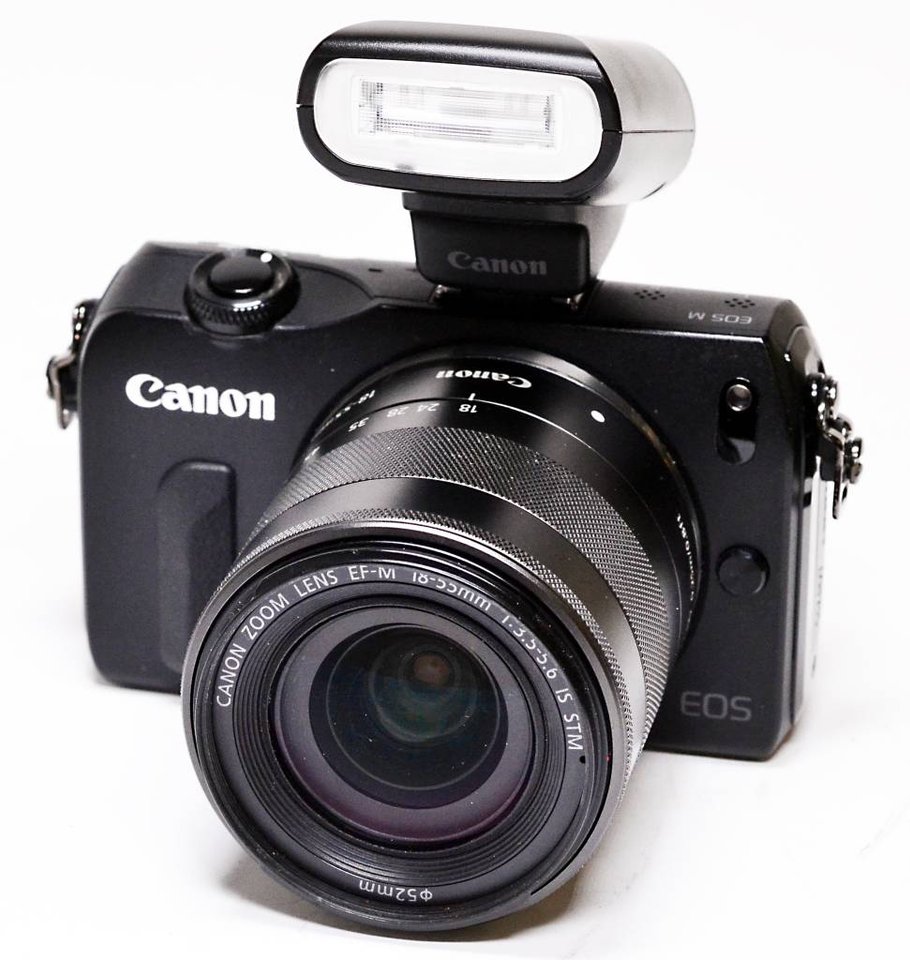 Canon Eos M + EF-M 18-55