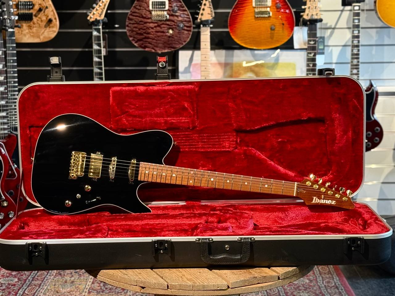 Ibanez LB-1 Bk Lari Basilio