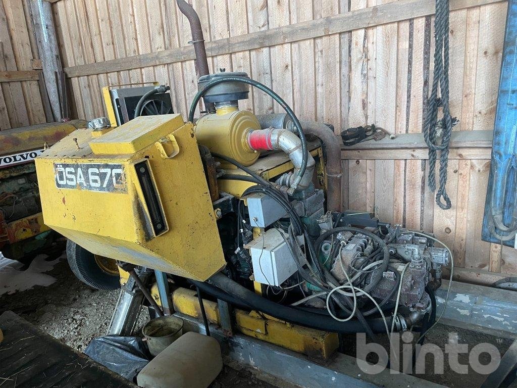 Servicemotor med hydraulpumpa...