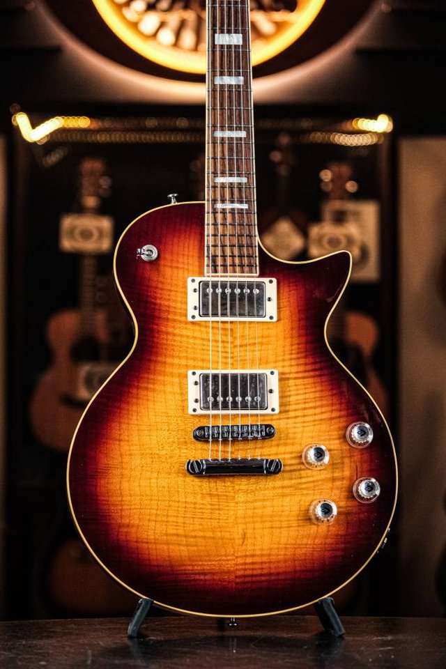 1998 Guild Bluesbird AAA Flam...