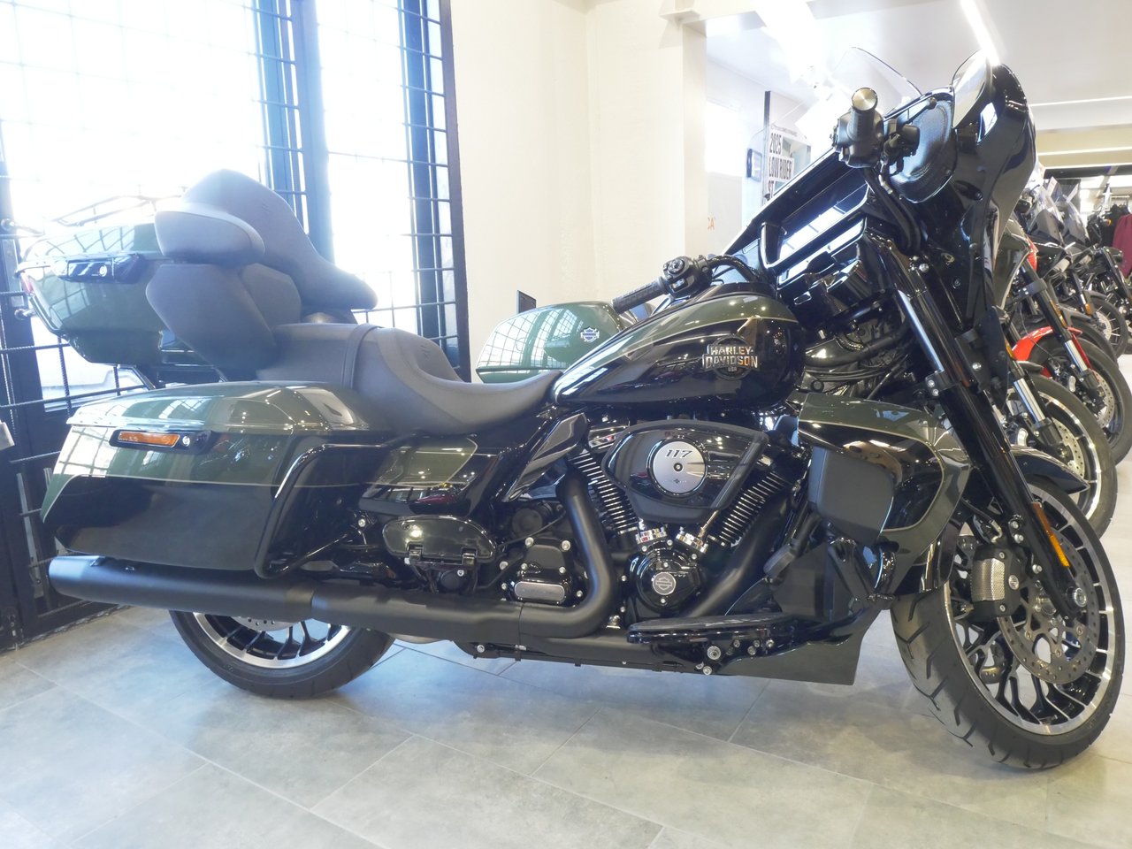 Harley-Davidson Street glide ...