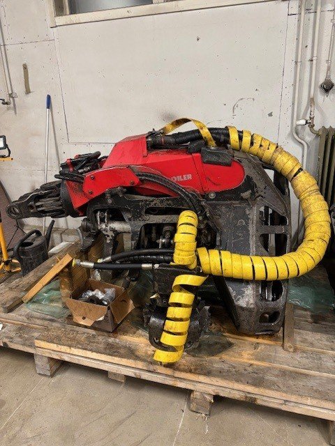 Komatsu C93 genomgånget skörd...