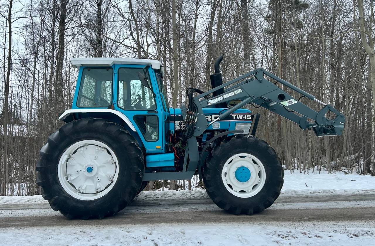 New Holland/Ford TW-15 Quicke...