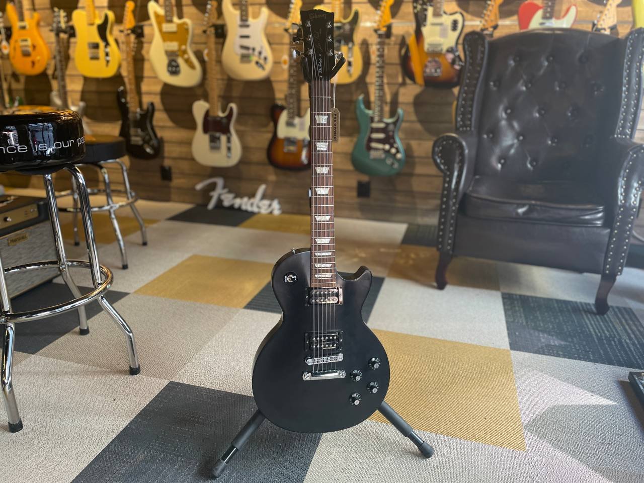 Beg. Gibson Les Paul 70s Trib...