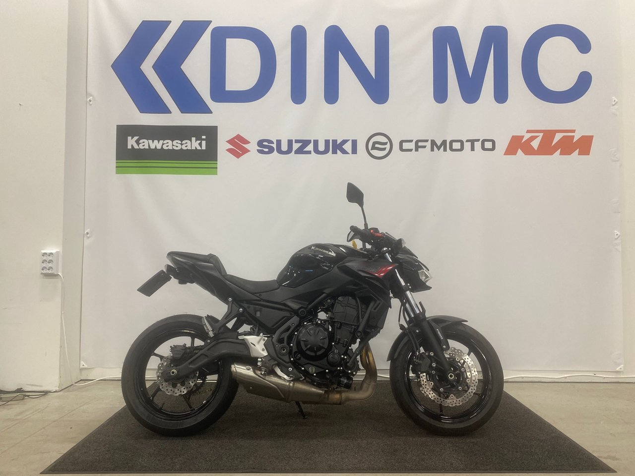 Kawasaki Z650 ABS "Nyservad -...