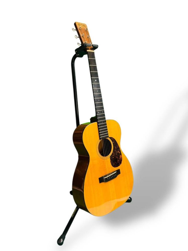 Martin 00-18V vintage series