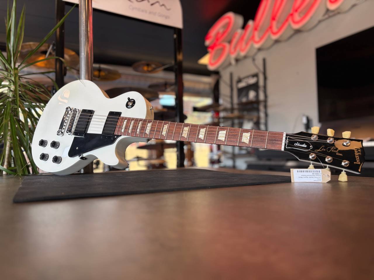 Gibson Les Paul Studio Alpine...