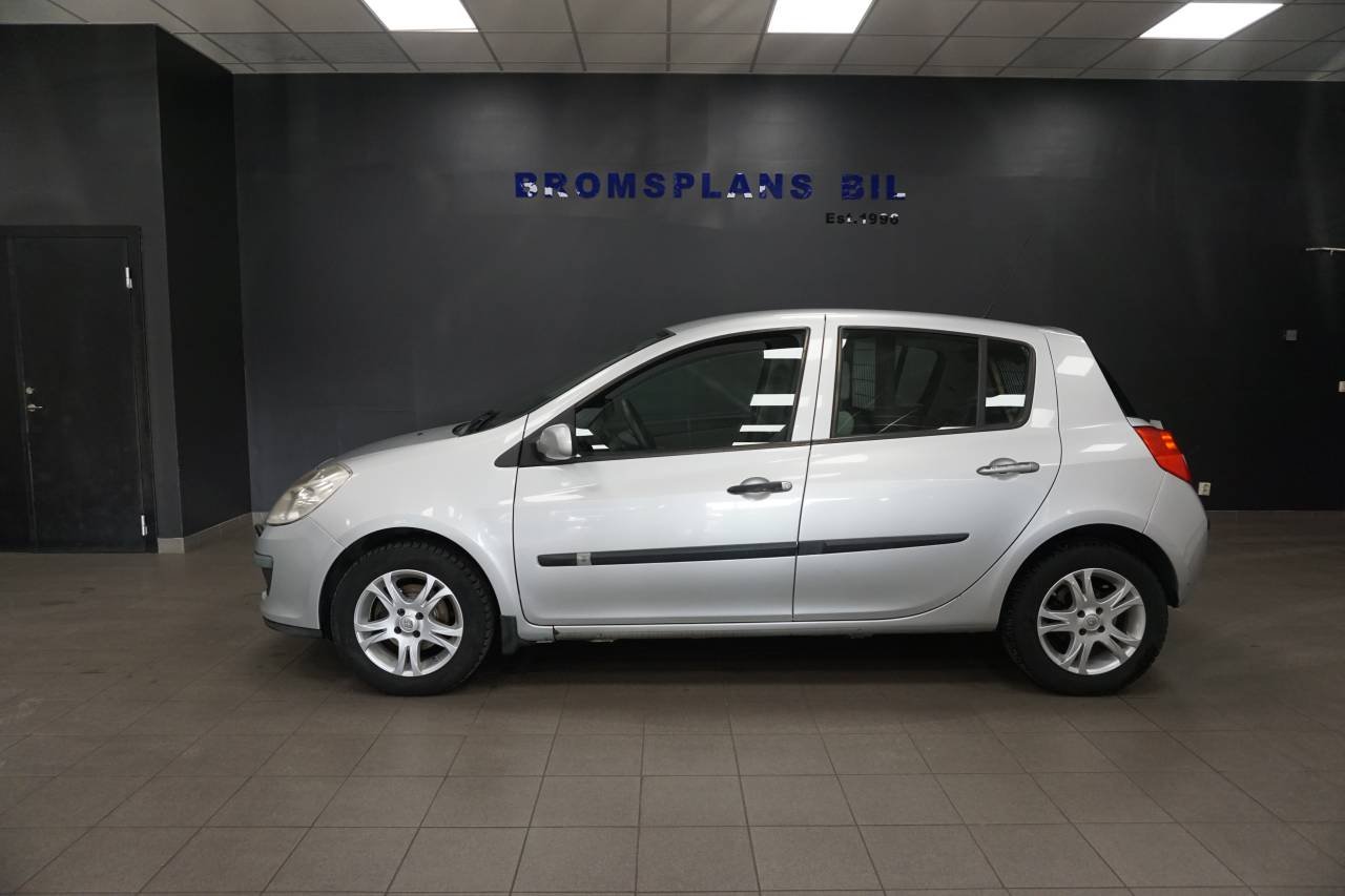 Renault Clio 1,2 A-traktor -2009