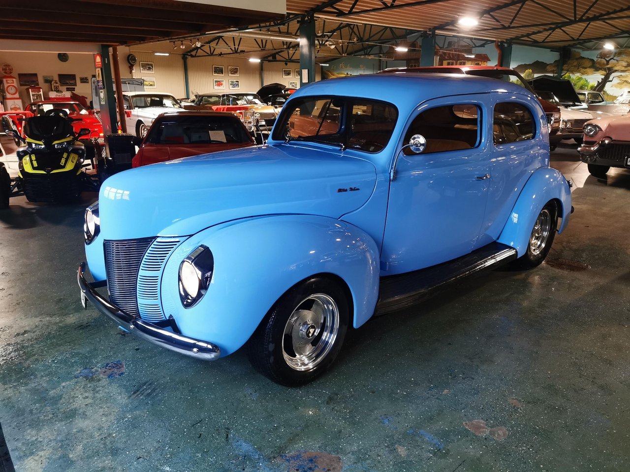 Ford Deluxe Tudor Sedan 3.6 V8