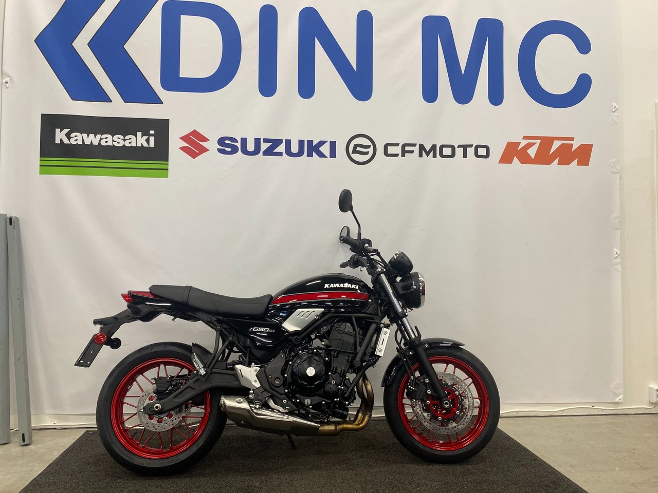 Kawasaki Z650 RS "för omgåend...