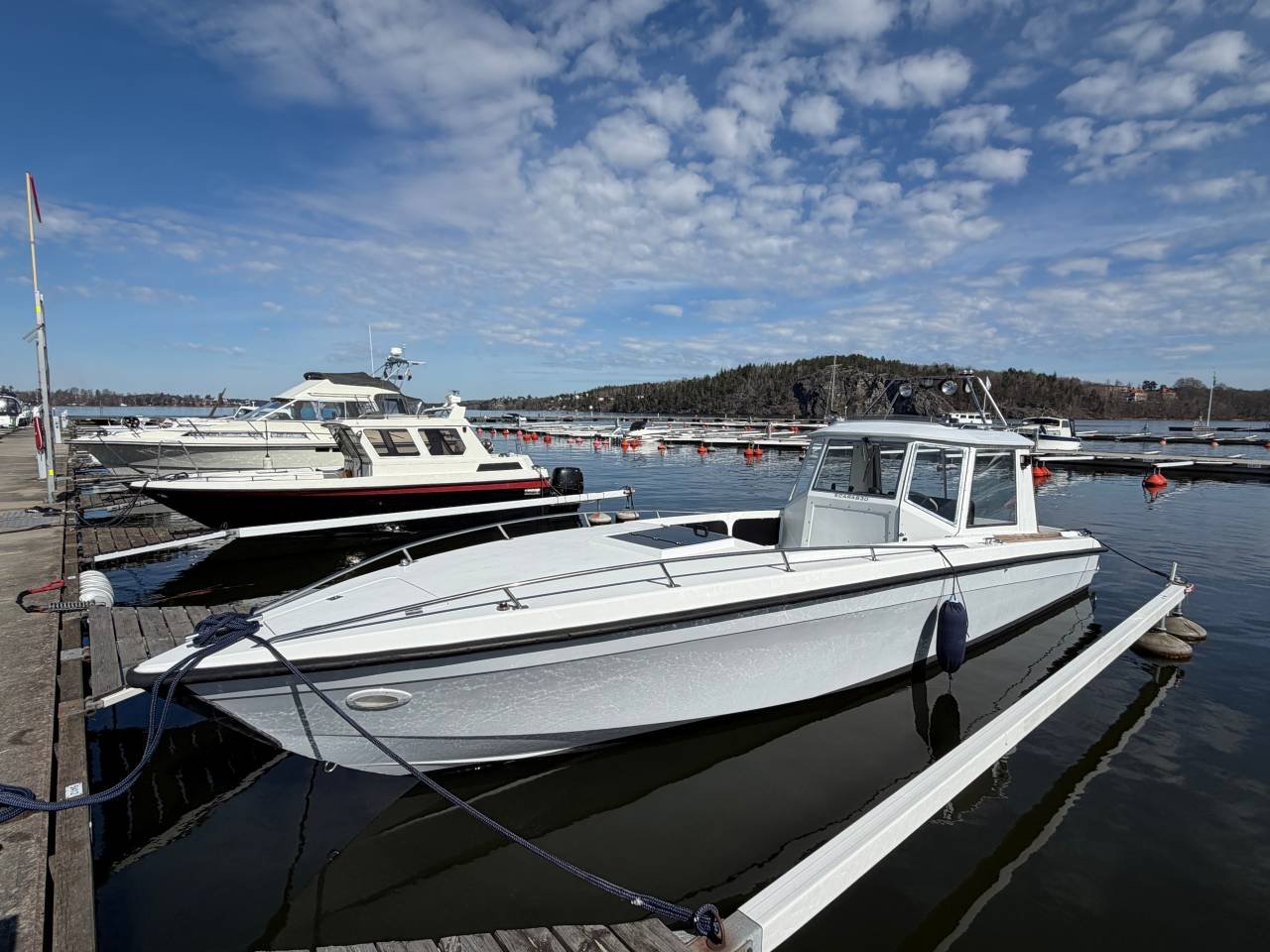 Scarab 30 Cabin, Mercruiser 4...