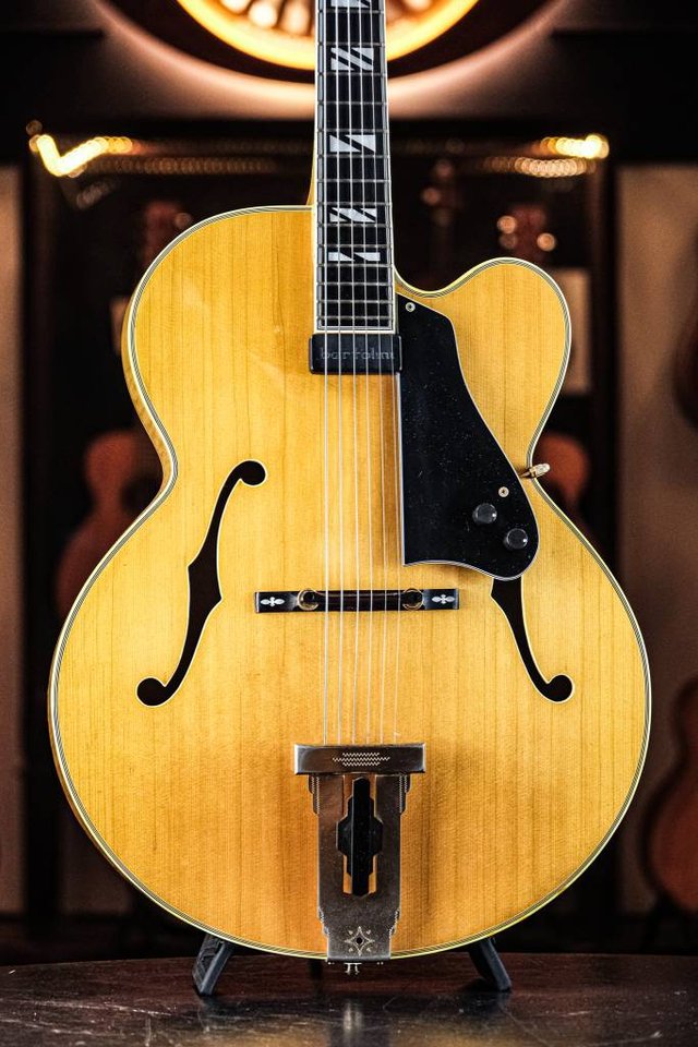 1976 Ibanez Model 2461 (Johnn...