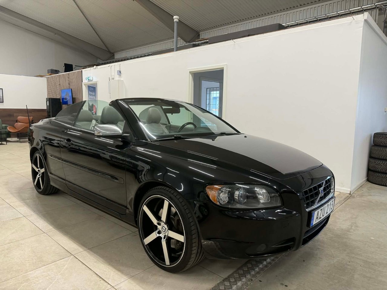 Volvo C70 T5 220 HK / Skinn /...