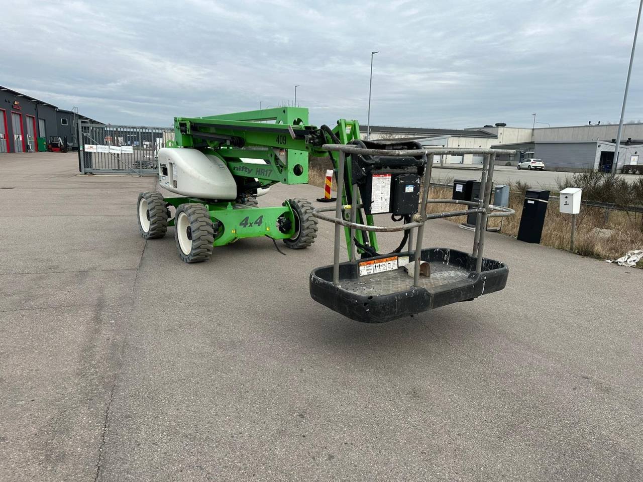 NIfty HR17 Hybrid 4x4