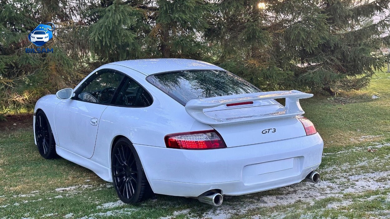 Porsche 911 CARRERA