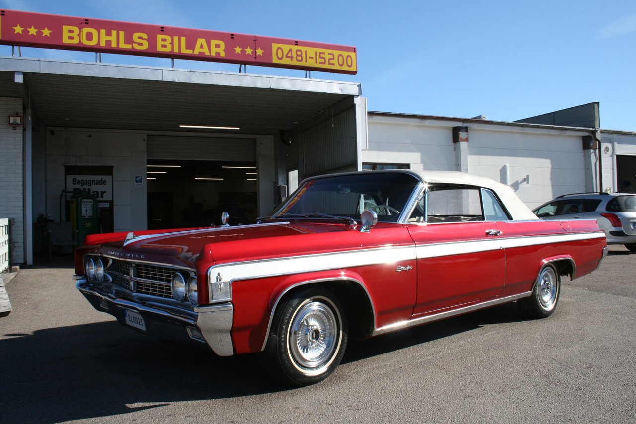 Oldsmobile Starfire Cabriolet...