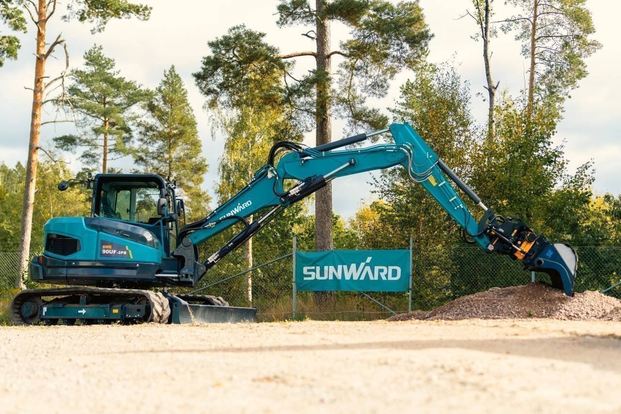 Sunward SWE90UF-2PB Grävmaski...